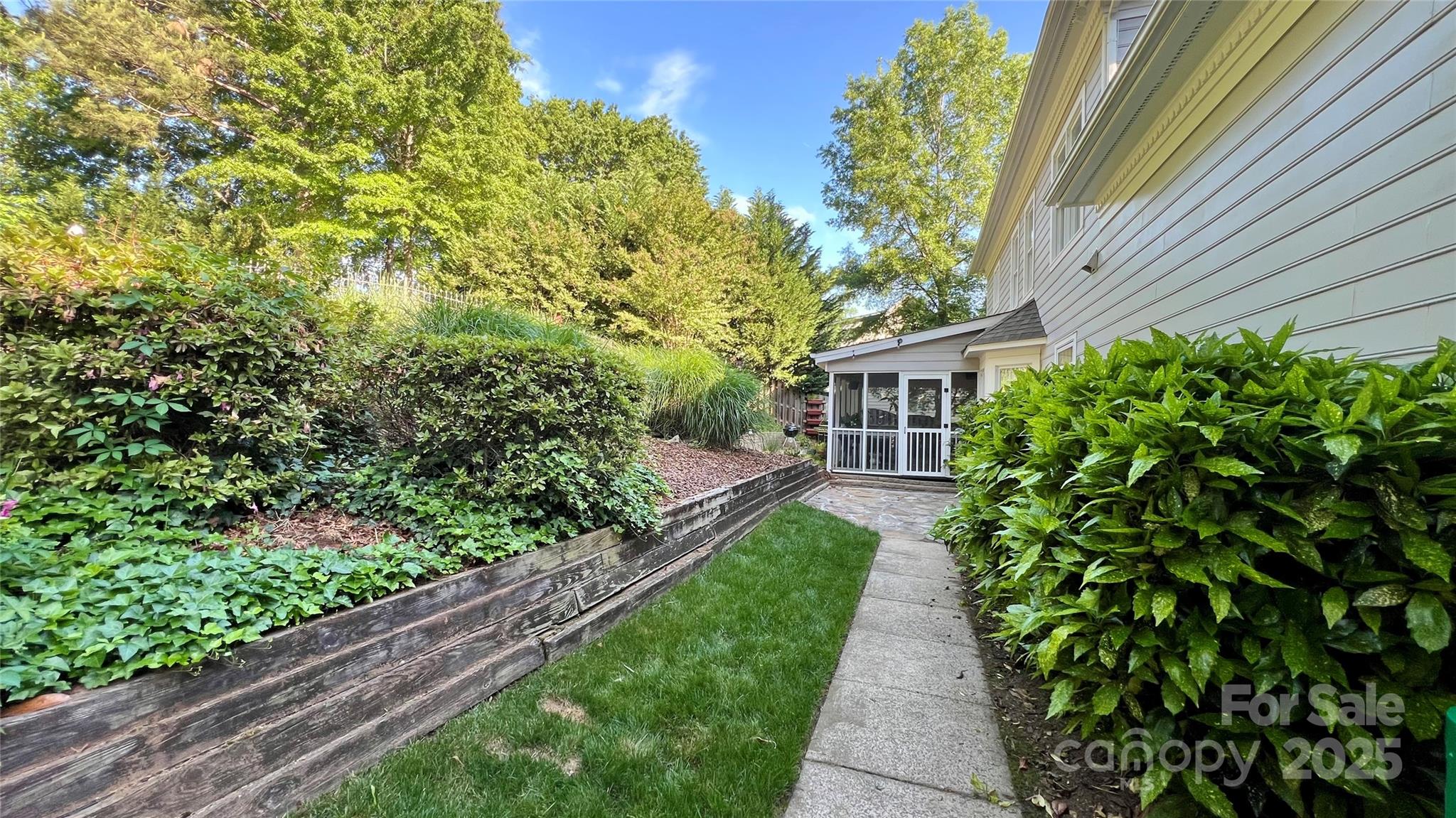 10338 Hollybrook Drive