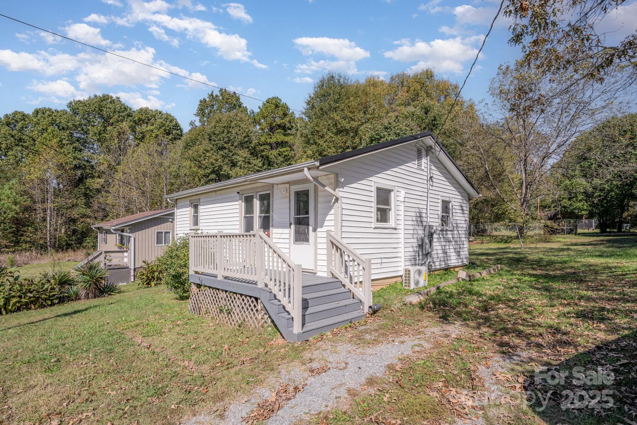 1813 Isaac Place