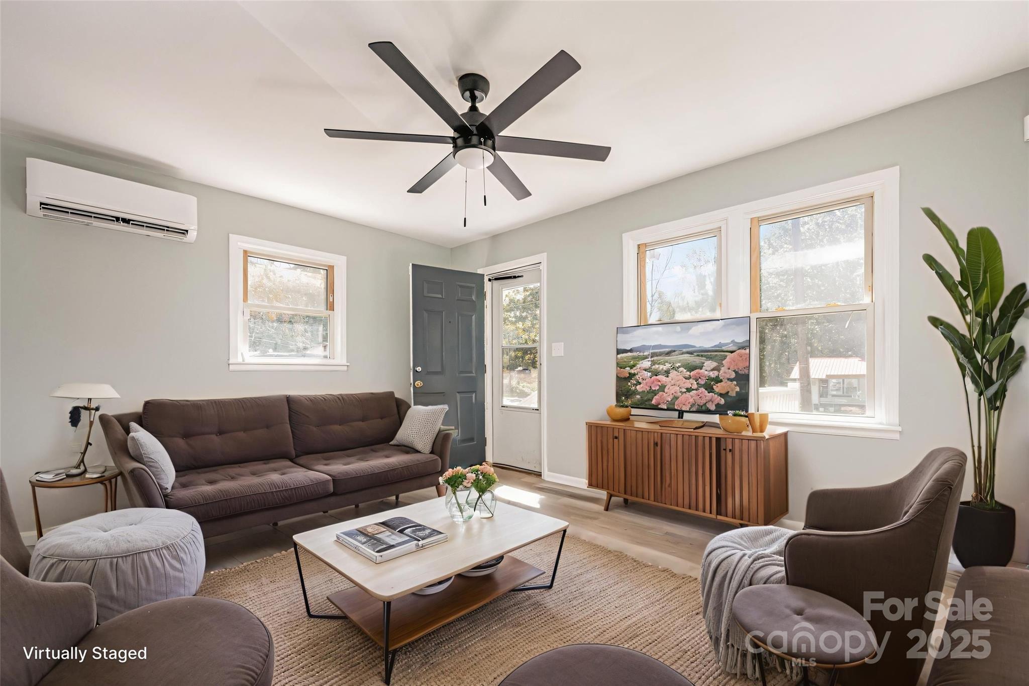 1813 Isaac Place