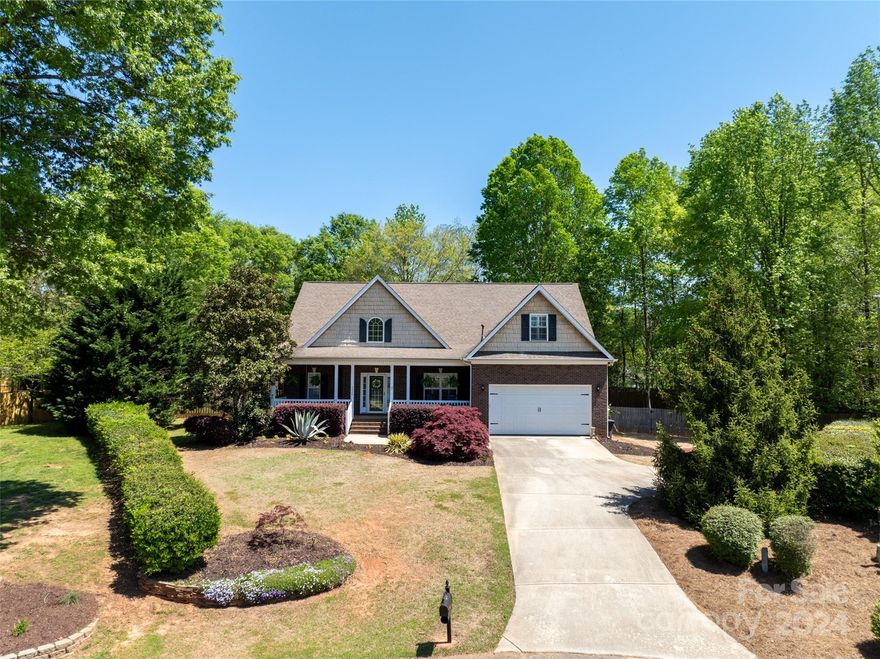 Introducing your dream retreat in the highly sought-after Shiloh Commons subdivision! This meticulously maintained home boasts 4 bedrooms, 3 full bathrooms and a potential 5th bedroom upstairs. On the main level, you'll find two bedrooms, each accompanied by its own full bathroom. The heart of the home is the inviting open kitchen and living area, featuring ample cabinet space, stunning granite countertops and a cozy fireplace. Ideal for hosting gatherings and creating cherished memories. Step outside to discover your own private paradise, a fenced backyard oasis complete with a screened porch, in-ground trampoline, basketball goal, & wired workshop. Talk about endless entertainment, unparalleled storage and plenty of hobby space! The best part is all of this on a sprawling acre cul-de-sac lot!!! Don’t miss the chance to make this extraordinary property yours! Sellers are including a 12 month home warranty. Schedule your showing today.