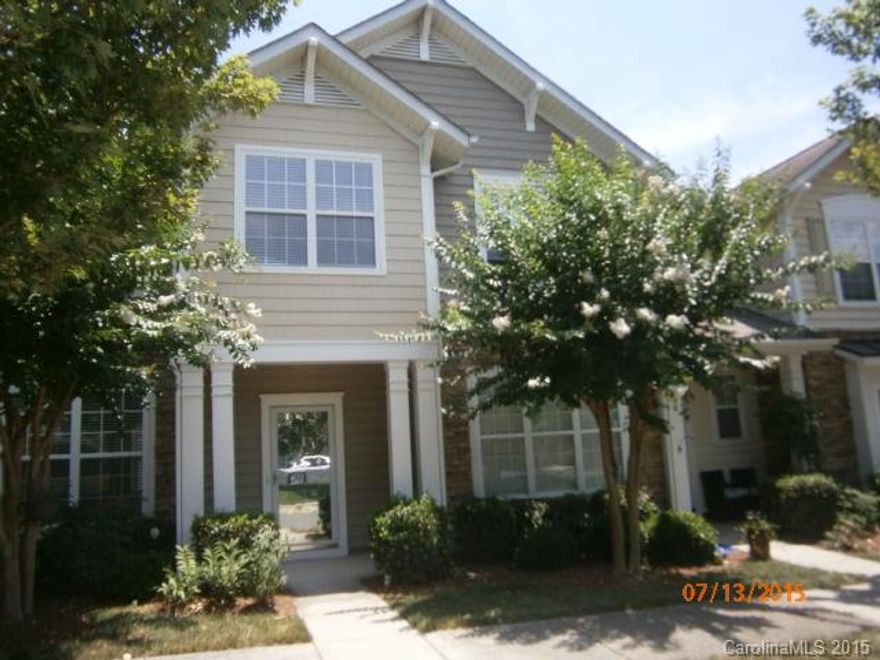 Beautiful townhome in desirable Callonwood, in Matthews.  Very well maintained unit with detached garage, lots of storage, large rooms, and fresh paint and carpet.  Hardwood floors down. Community pool.