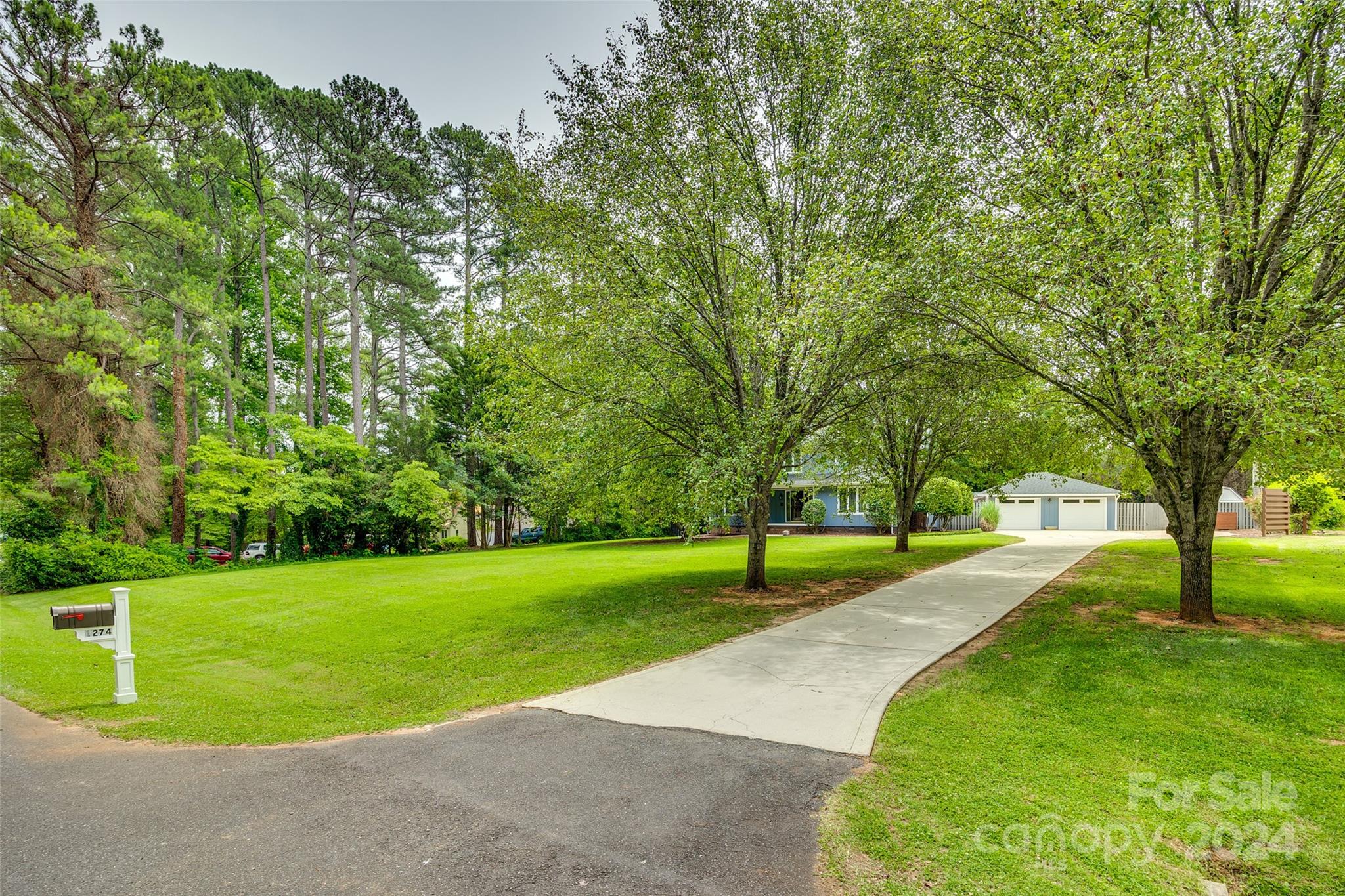 Meadow Lakes - Residential