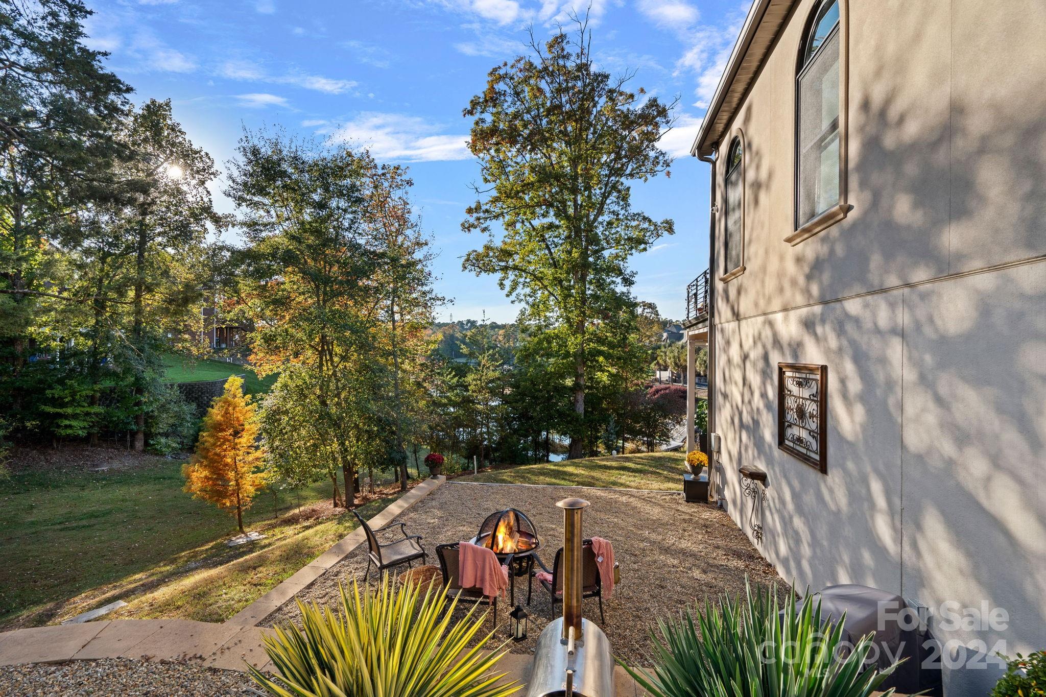 River Lake - Residential