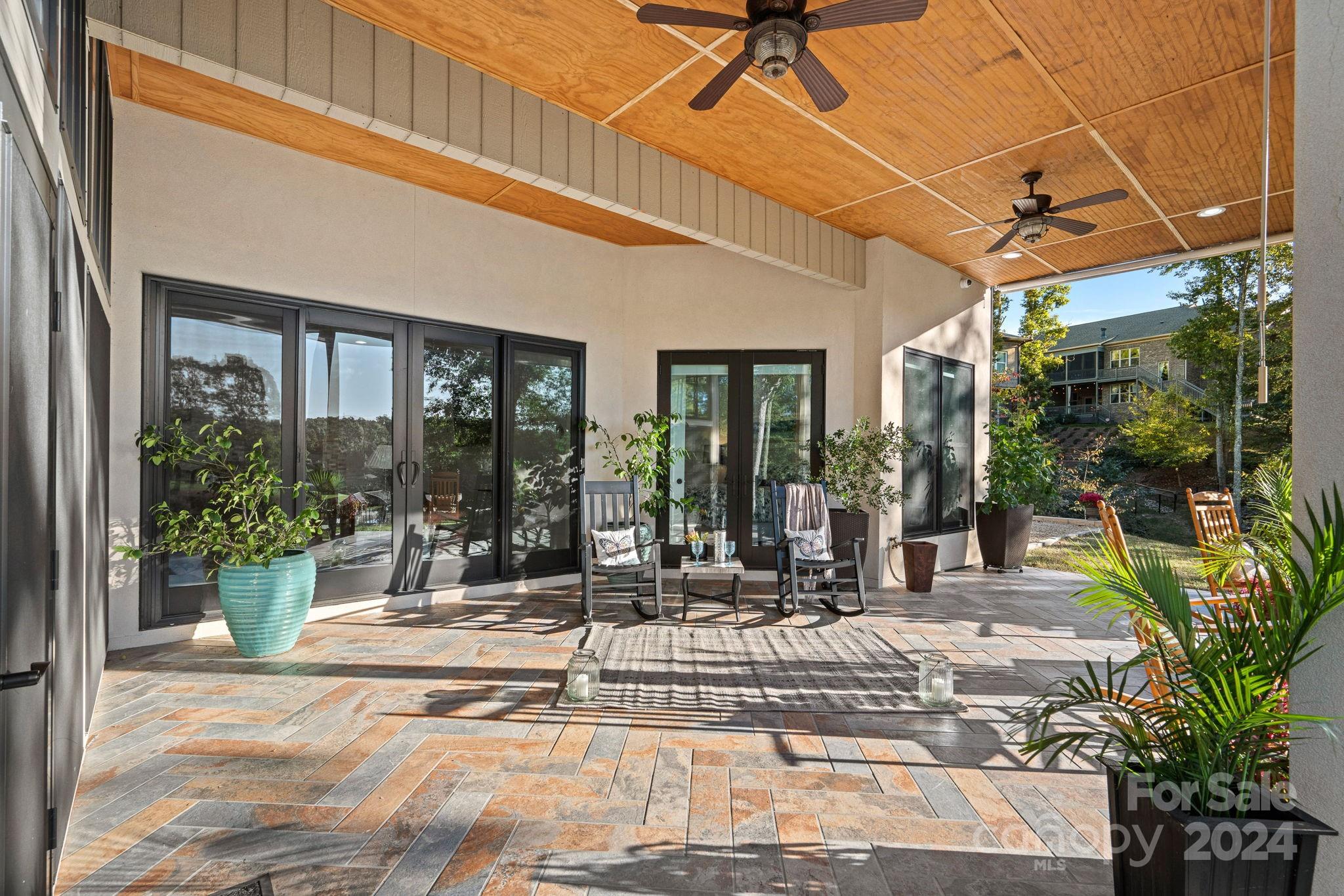 River Lake - Residential