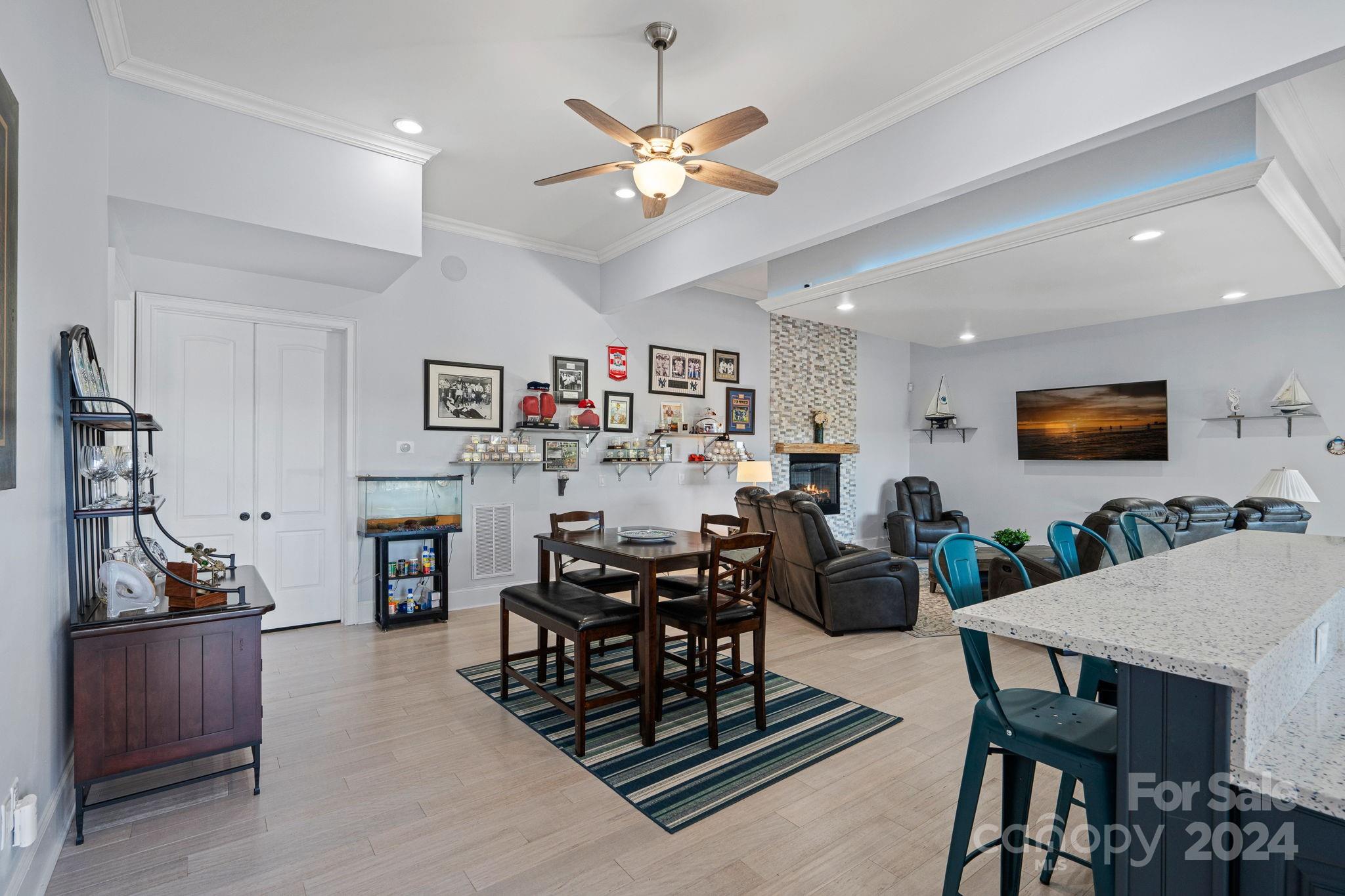 River Lake - Residential