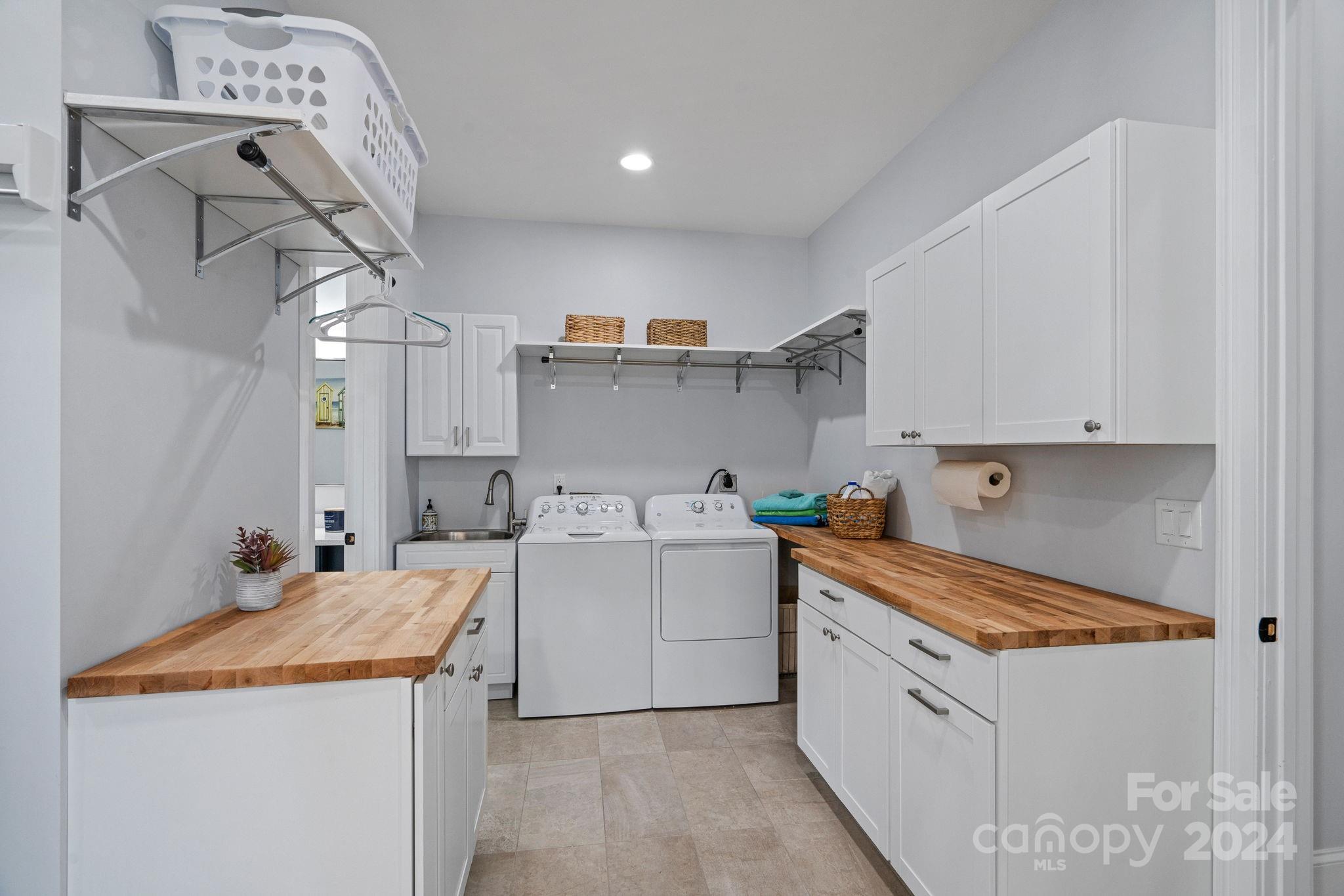 River Lake - Residential