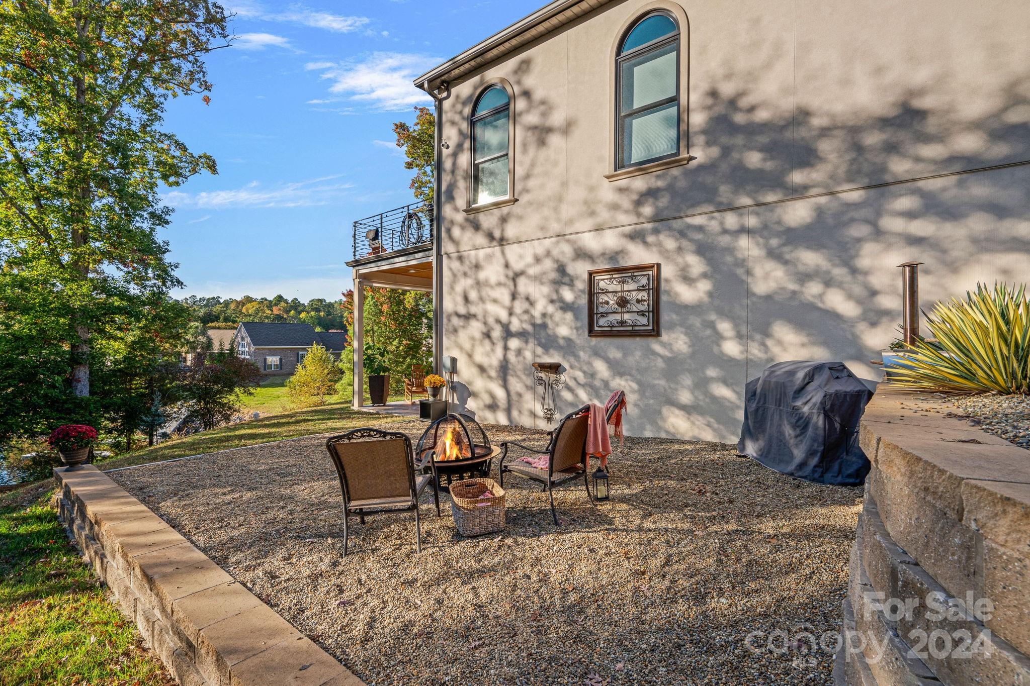 River Lake - Residential