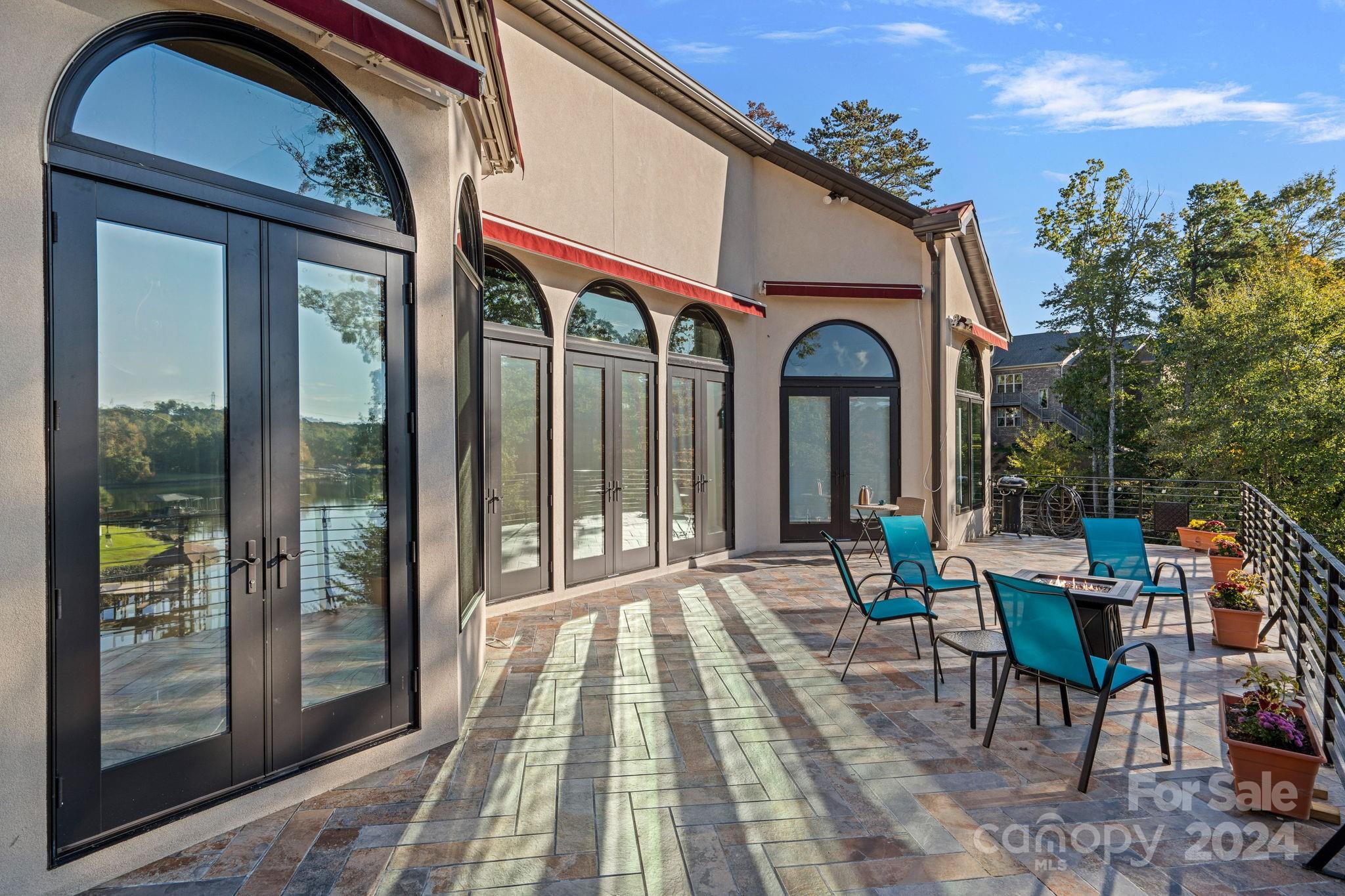 River Lake - Residential