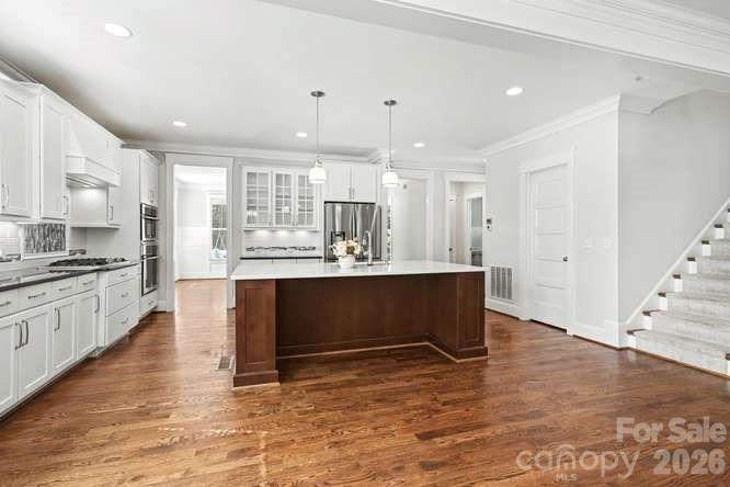 163 N Canterbury Road