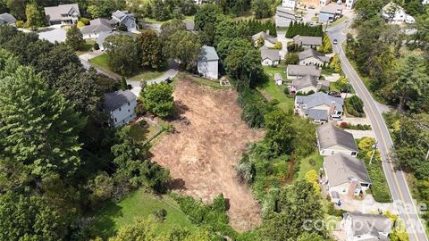 16 Village East Court Asheville NC 28805