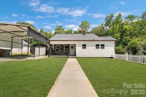 2105 Woodlawn Street Kannapolis NC 28083