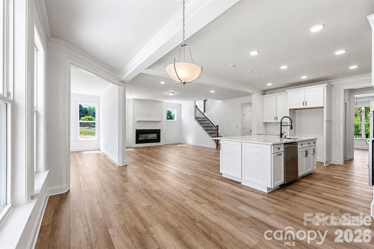 5944 Bakers Point