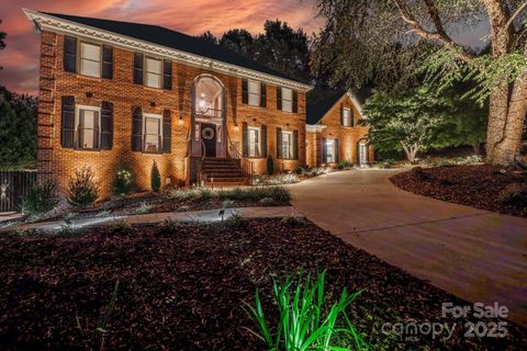 Photo of 555 19th Avenue Lane NW, Hickory, NC 28601 (MLS # 4306912)