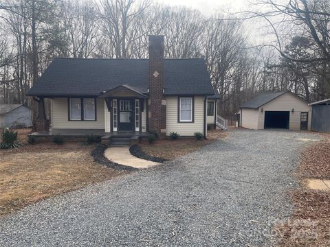 Photo of 3355 E Ridge Road, Salisbury, NC 28144 (MLS # 4316274) Photo of 3355 E Ridge Road, Salisbury, NC 28144 (MLS # 4316274)