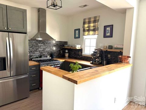 Photo of 13911 Cinnabar Place, Huntersville, NC 28078 (MLS # 4378161)