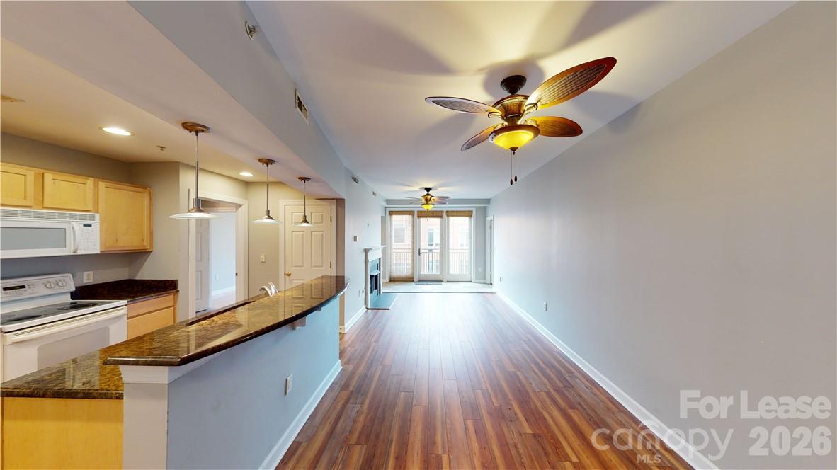 718 W Trade Street 809