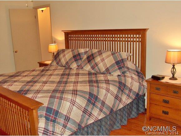 Creekside Villas - Residential