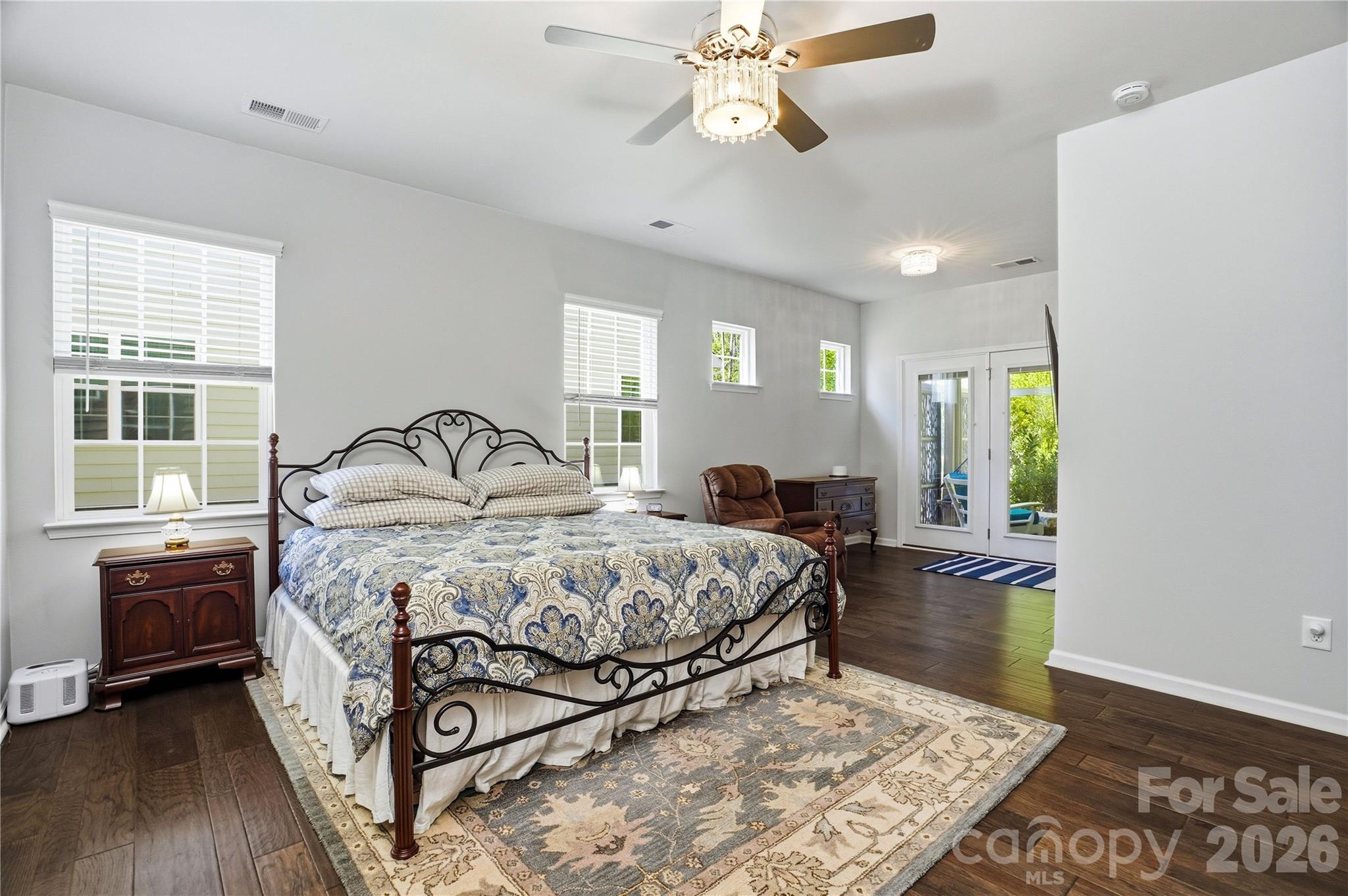 Imagery on Mtn Island - Residential