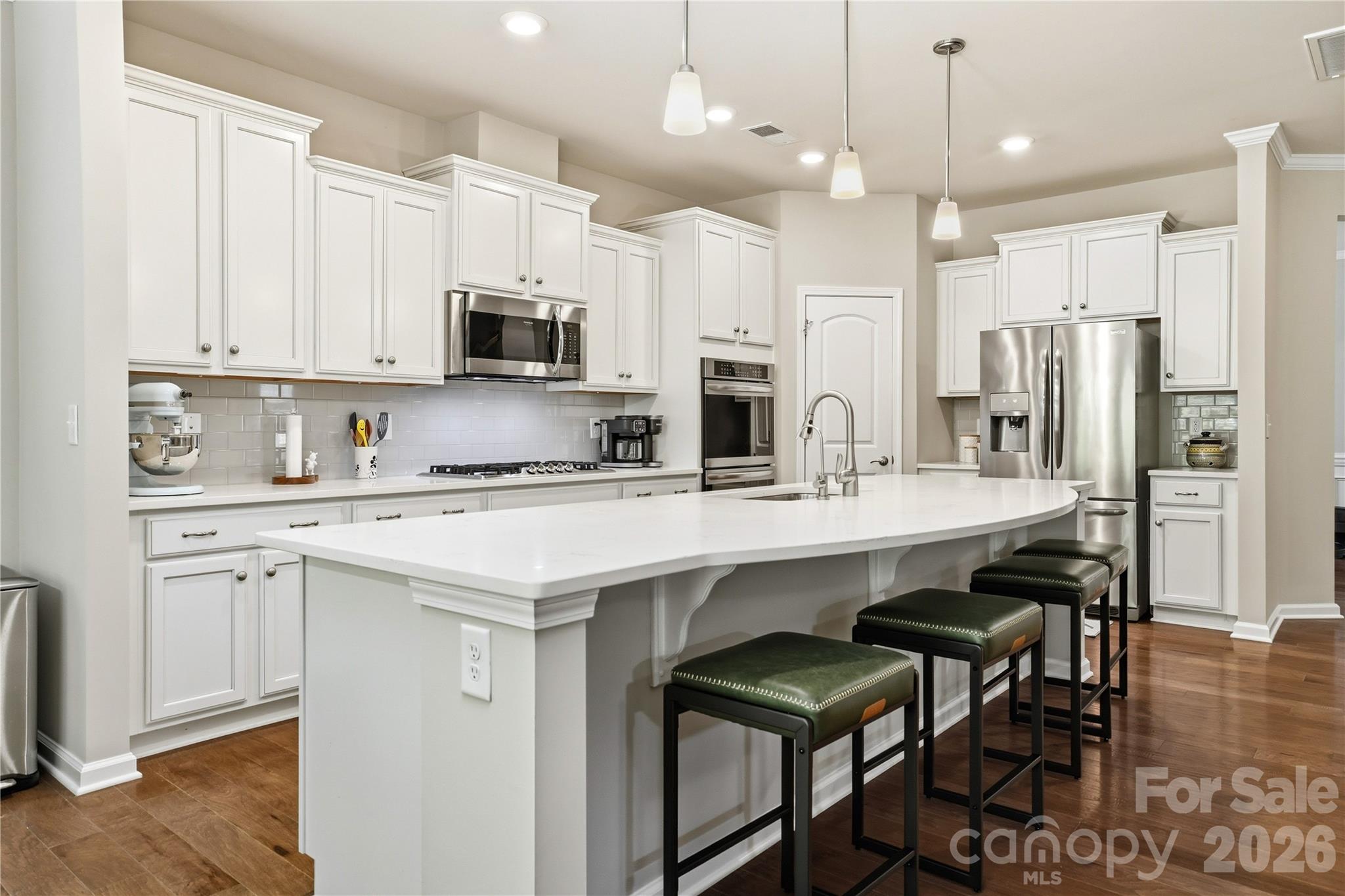 Imagery on Mtn Island - Residential