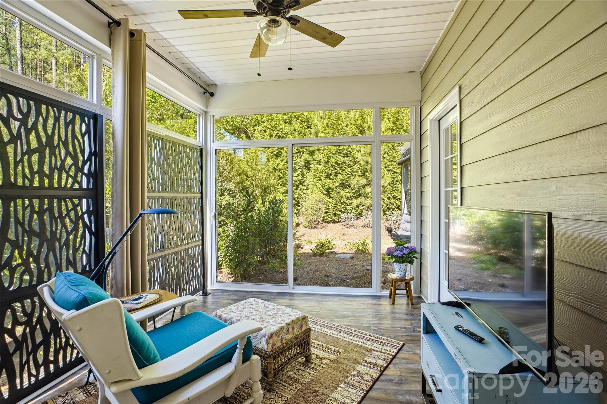 Imagery on Mtn Island - Residential