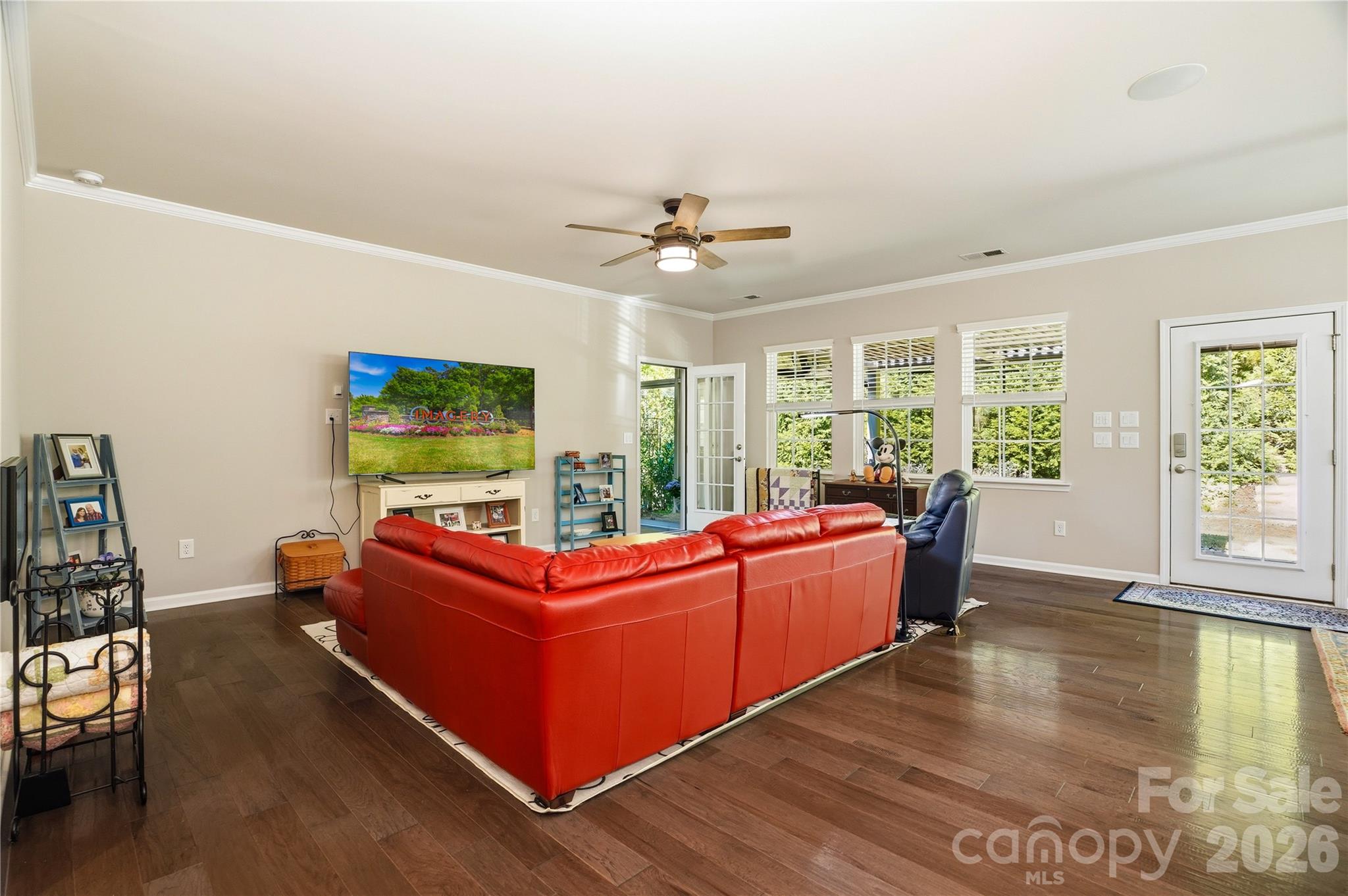 Imagery on Mtn Island - Residential