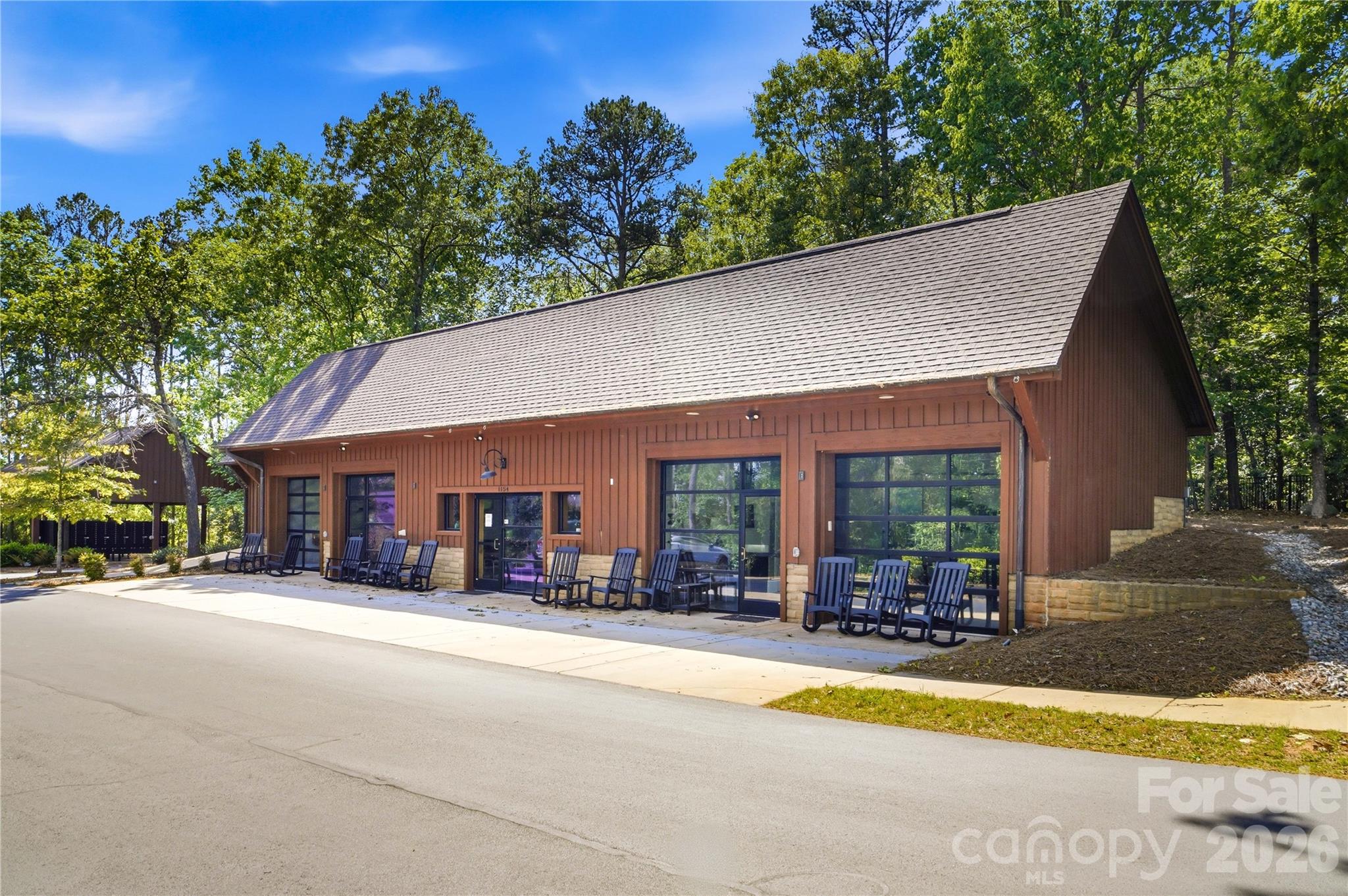 Imagery on Mtn Island - Residential