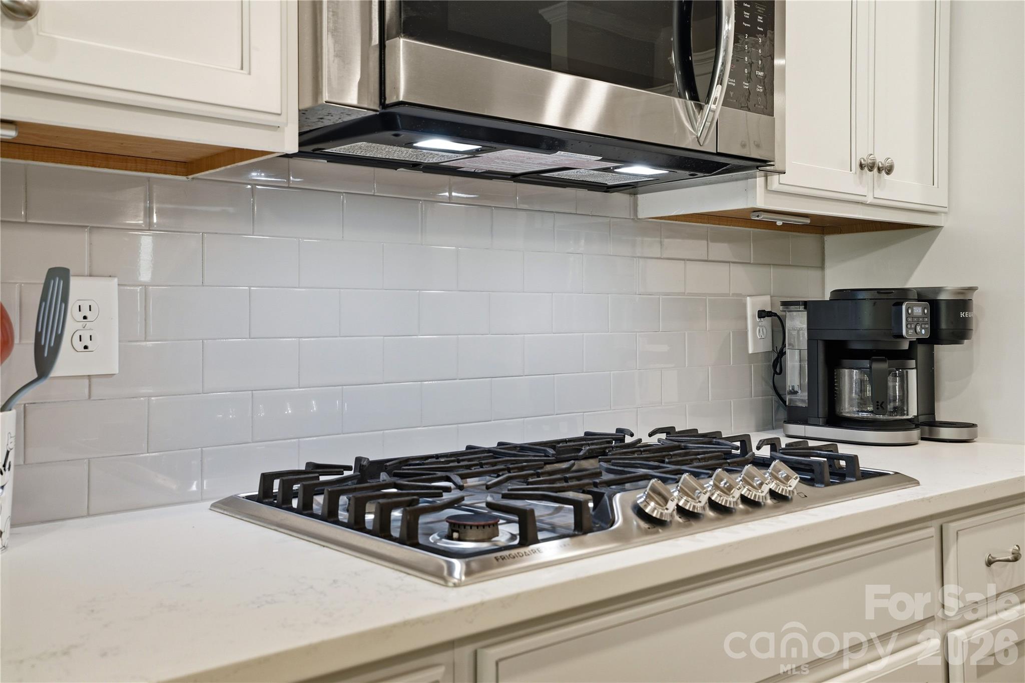 Imagery on Mtn Island - Residential