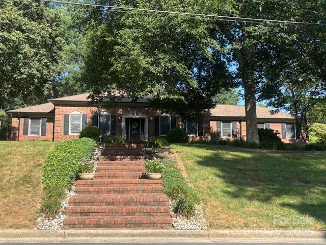 1201 Colonial Drive
