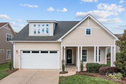 Photo of 495 Granite Lake Court, Denver, NC 28037 (MLS # 4314279)