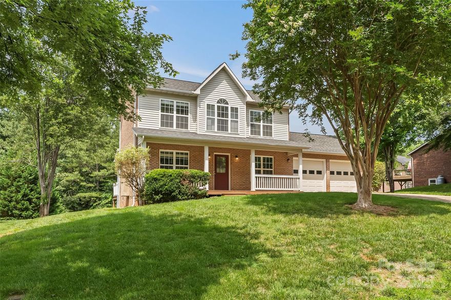 Immaculately maintained 3BR/2.5BA home FULL of updates! Incredible location, only minutes from a boat ride on Lake Hickory and dinner in charming Viewmont! Kitchen has been fully remodeled, with new granite countertops, new tile backsplash, new stainless steel appliances. Kitchen offers large pantry and eat-in area. Primary bathroom is spacious & fully remodeled w/ new cabinets, new countertops, new tile walk-in shower, new lighting & linen closet was added. Primary bedroom is oversized w/ custom closet built-ins. Spacious living room features a fireplace & ample amounts of gorgeous sunlight. Dedicated work from home space/hobby room on main! Wonderful screened in porch leads onto the large back deck, railing replaced in 2021. Backyard offers mature trees. Beautiful rocking chair front porch and large garage. Located less than 1 mile from Whittenburg Access area boat launch, swim beach and nature trail! Located in a cul-de-sac.