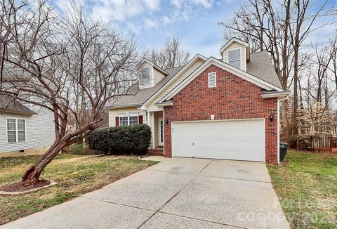 Photo of 6939 Brachnell View Drive, Charlotte, NC 28269 (MLS # 4349660)
