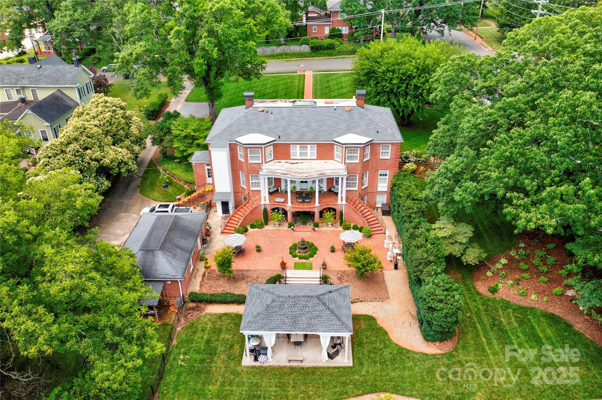 110 N Gaston Street