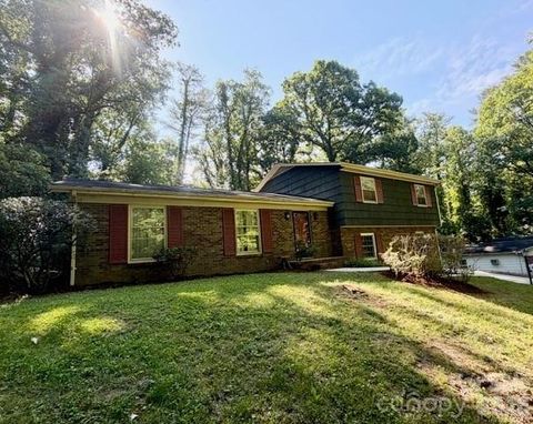 Photo of 845 Cherokee Place SW, Lenoir, NC 28645 (MLS # 4386762)