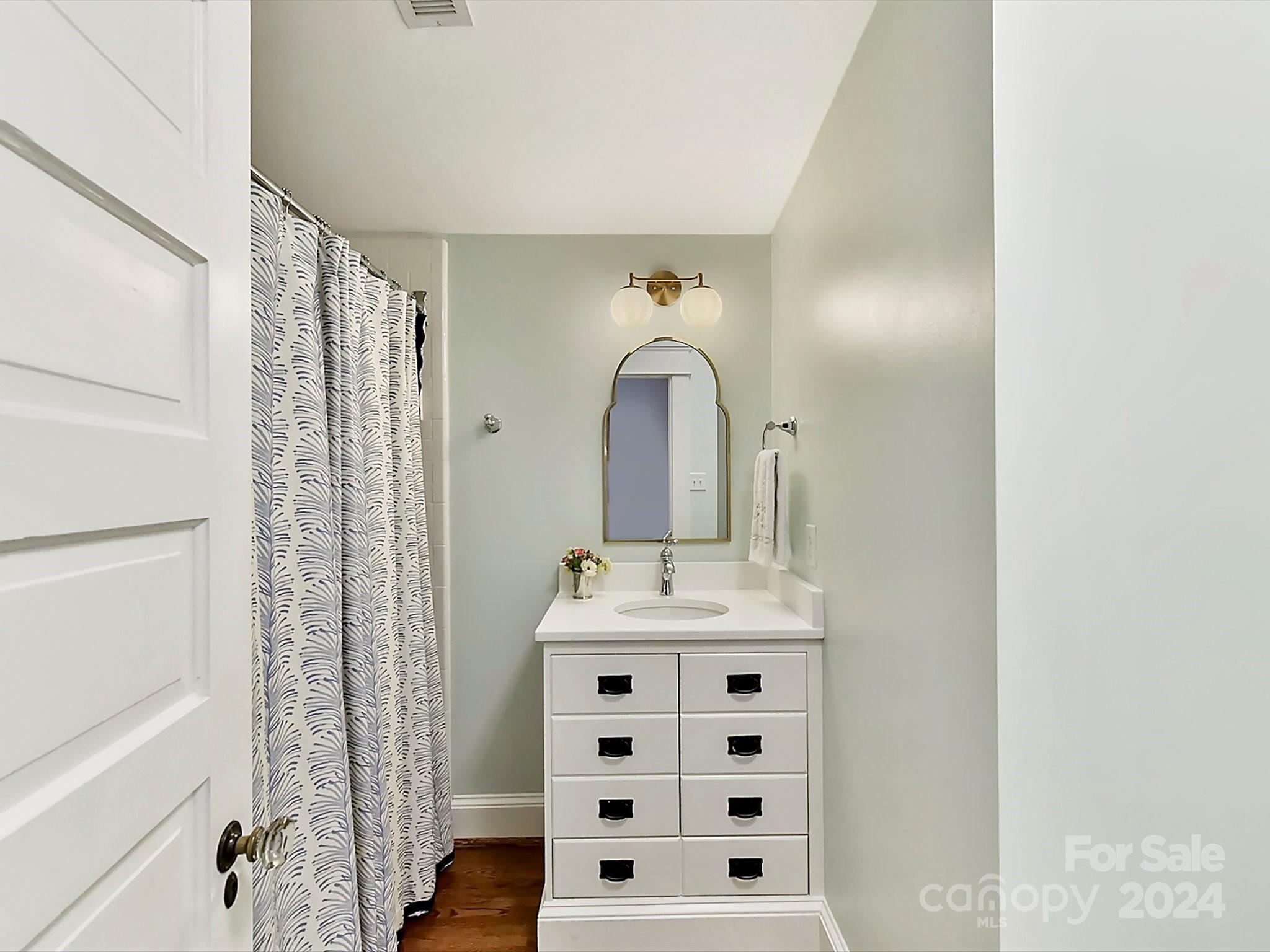 Elizabeth - Residential