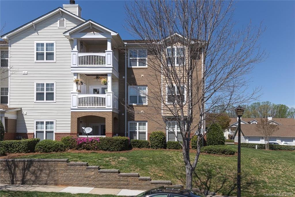 Photo 1 of 18 — 19767 Deer Valley Drive 19767, Cornelius, NC 28031