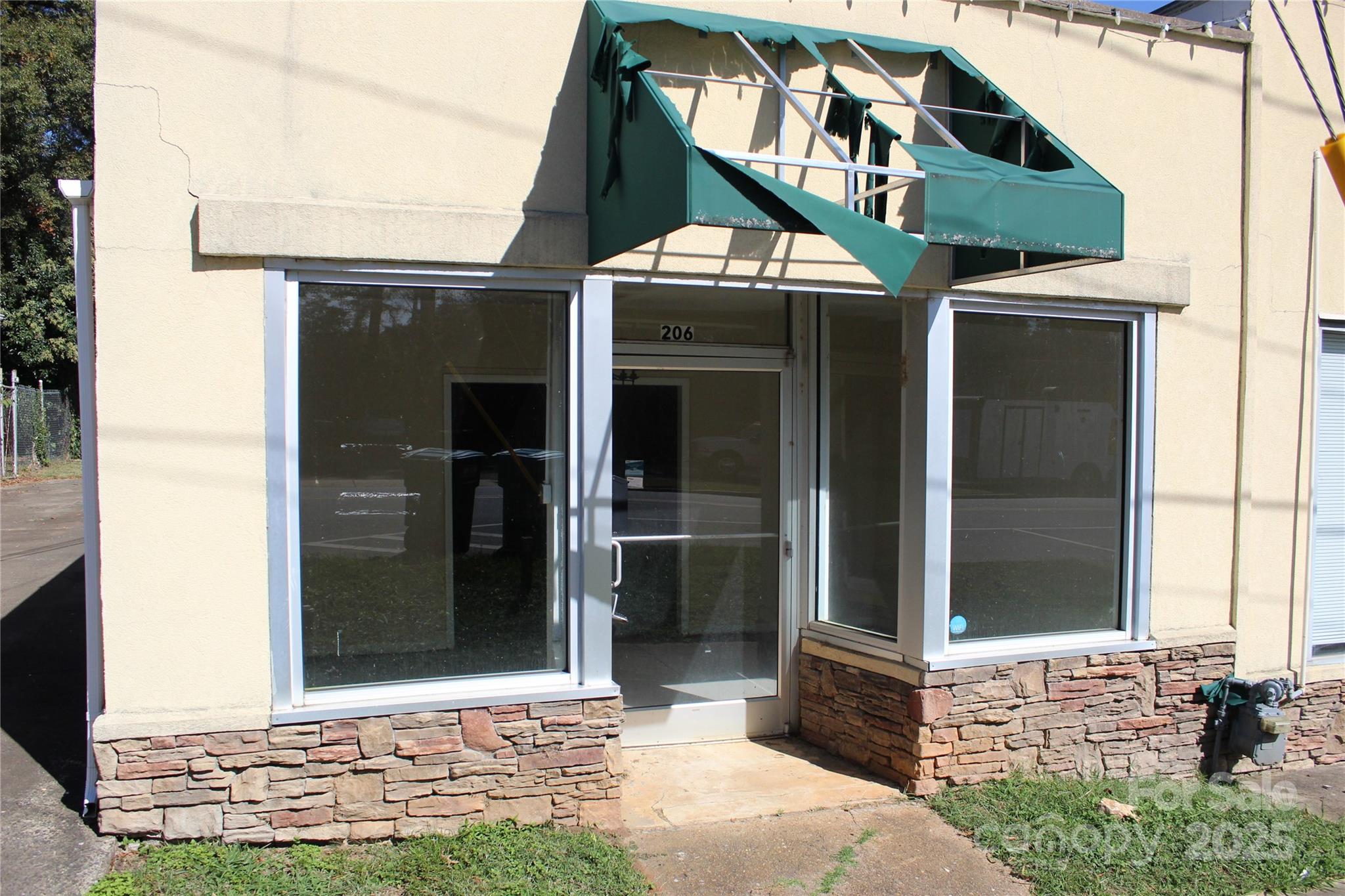 206 Virginia Avenue W