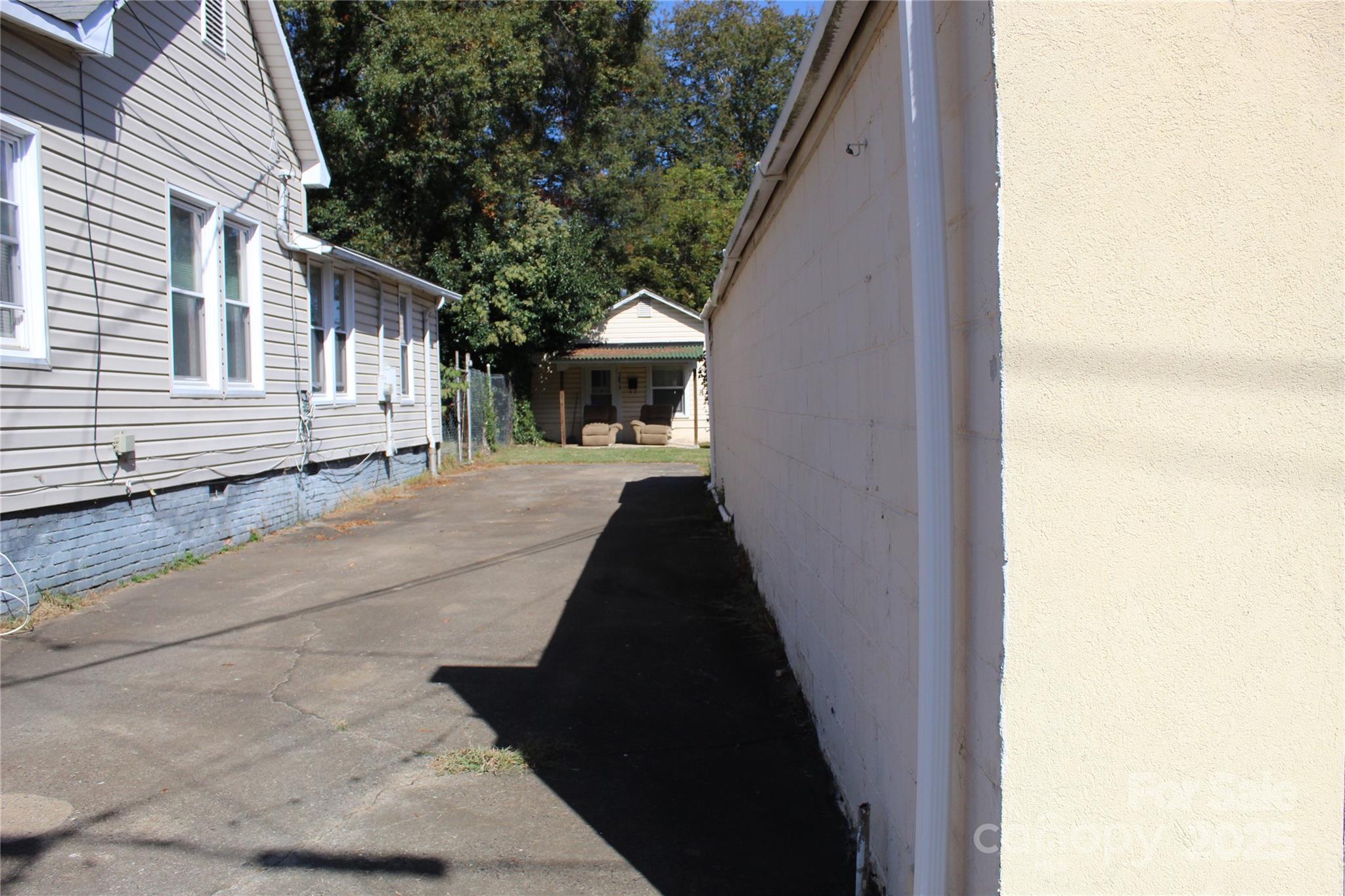 206 Virginia Avenue W