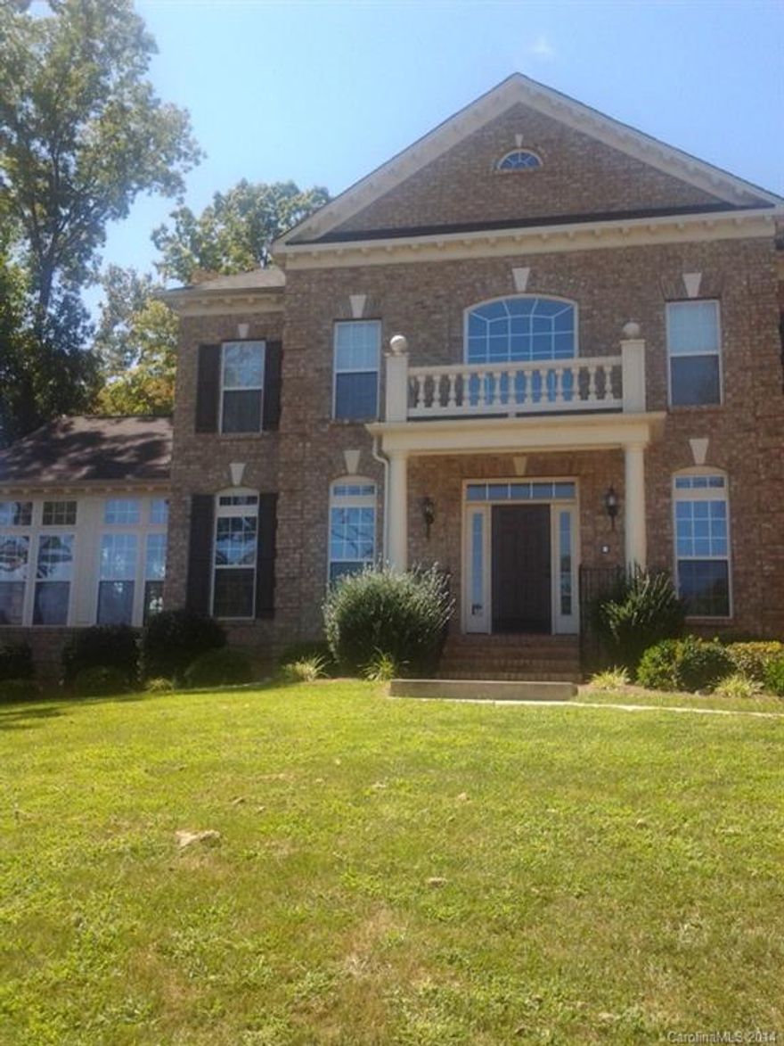 Beautiful luxury home.  All the upgrades you can think of.  Granite counter tops, double oven, gas cooktop, jack-n-jill bath, large laundry room with counter space and cabinets.  The list goes on and on. This is a must see!