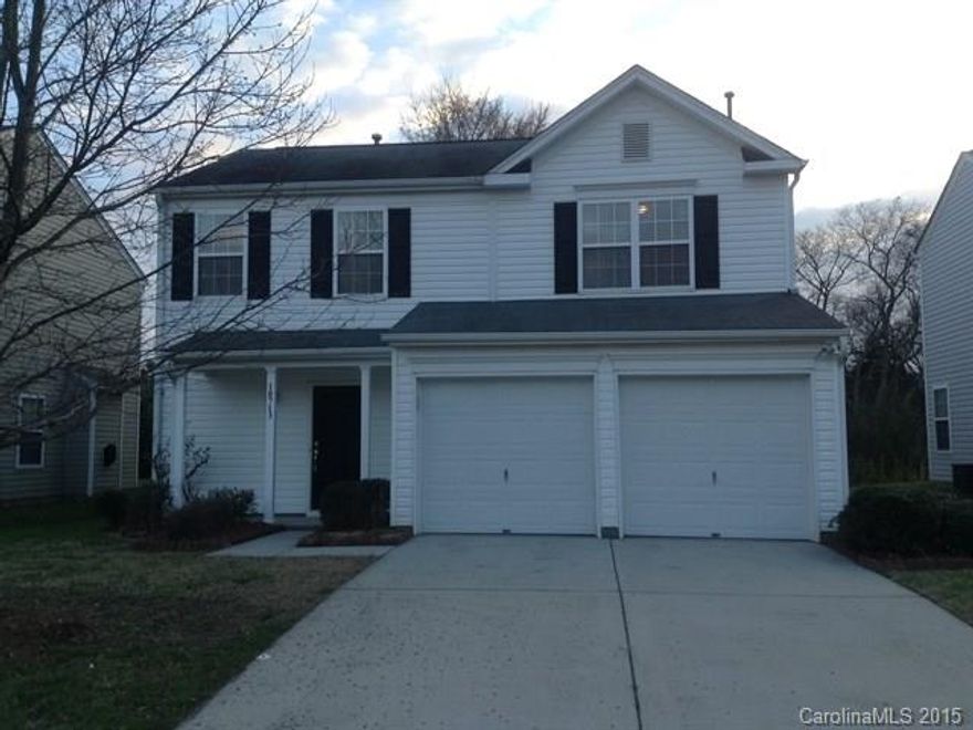 This lovely home has a fireplace in the Great Room. The warm and inviting kitchen comes with all the kitchen appliances plus a pantry.