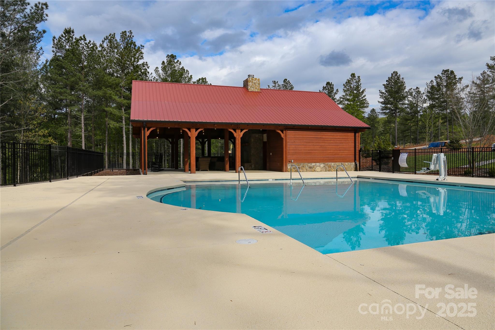 The Waterfront Club - Land