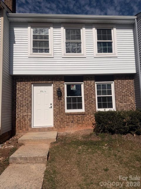 Photo of 7539 Holly Grove Court, Charlotte, NC 28227 (MLS # 4349386)