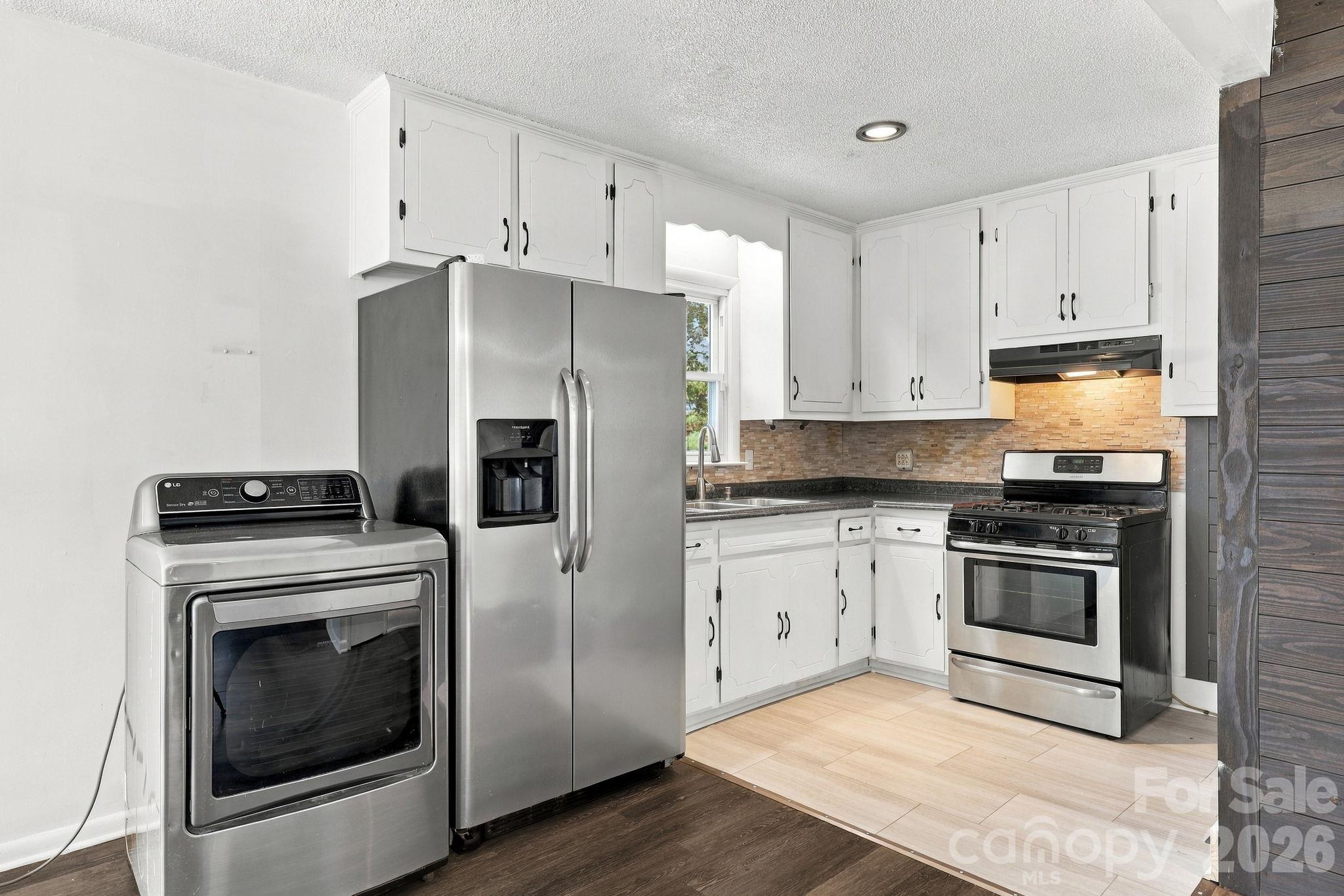 1202 Ridgewood Drive