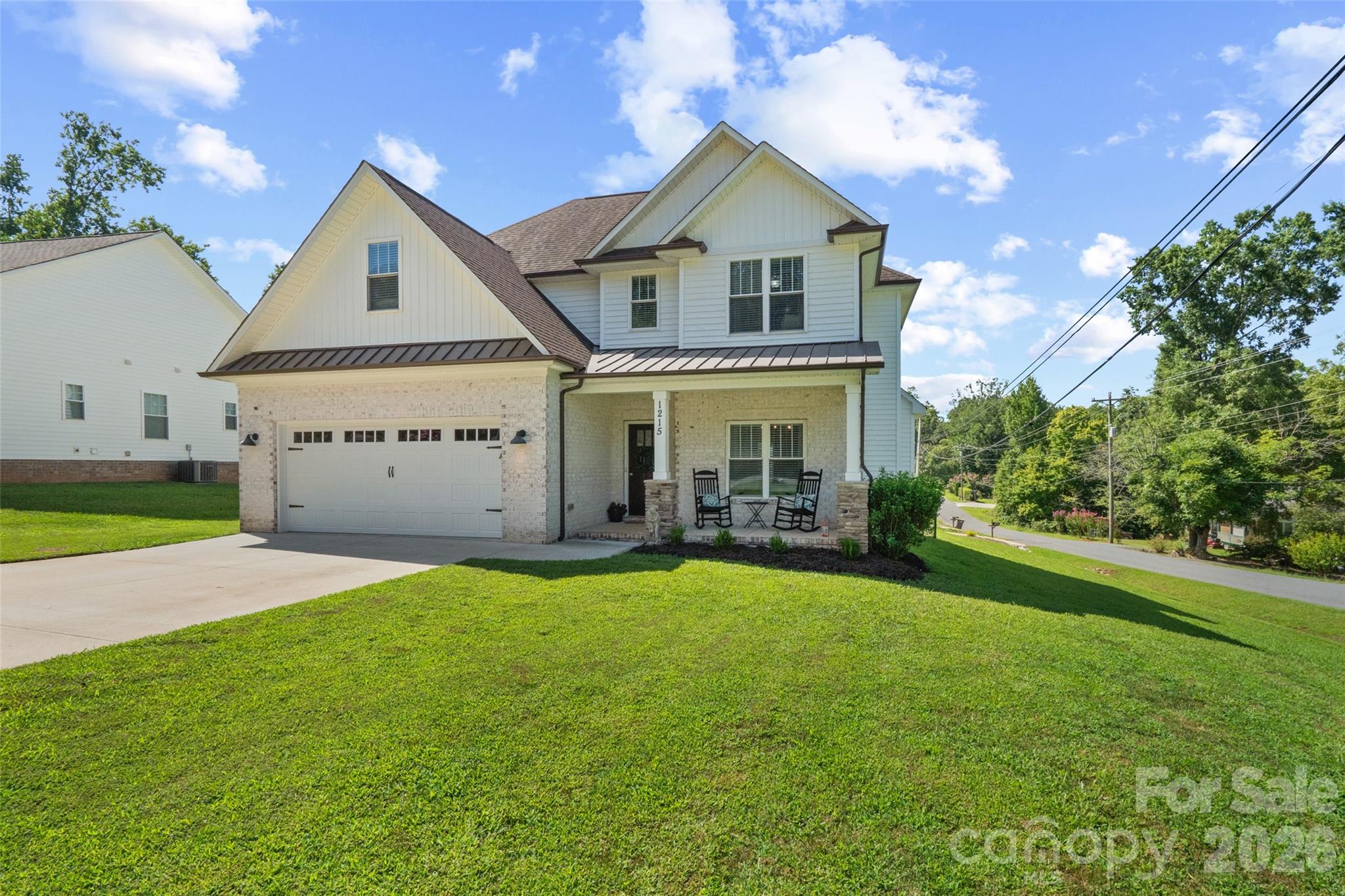 1215 Robinhood Lane