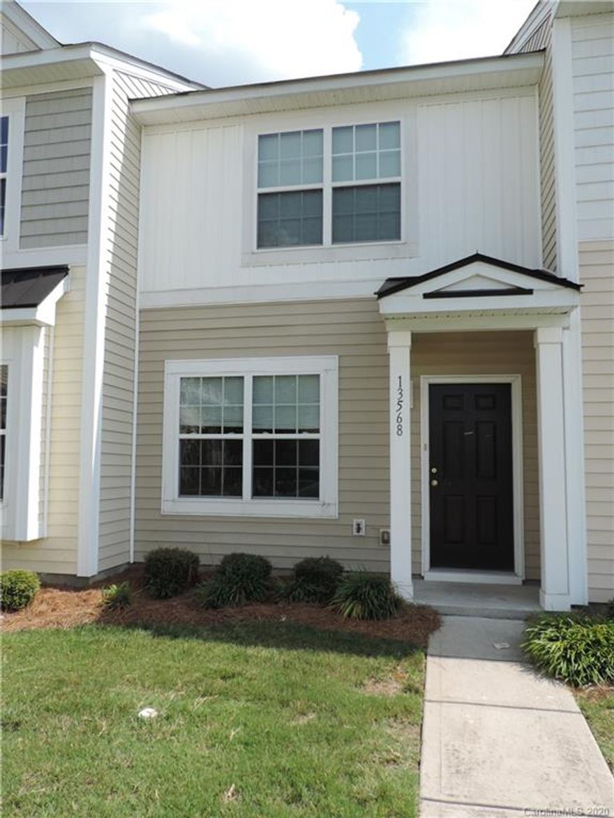 Beautiful townhome in the booming Steele Creek area! Home features stainless steel kitchen appliances that convey with property and 2nd floor laundry. Upstairs has two master bedrooms. The Calloway Glen neighborhood is only 5 minutes to the new Rivergate shopping center and boast a community swimming pool!