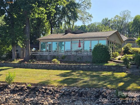 Photo of 9326 Legrand Drive, Terrell, NC 28682 (MLS # 4377558)