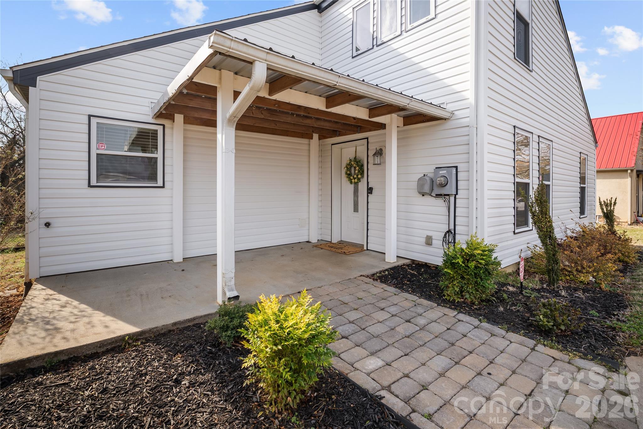 608 1/2 W Concord Street