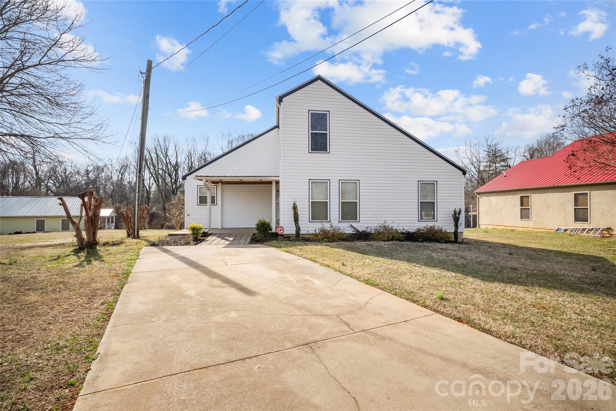 608 1/2 W Concord Street