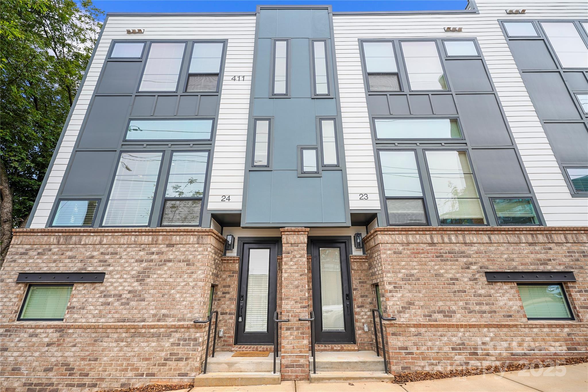 411 Charles Avenue 28