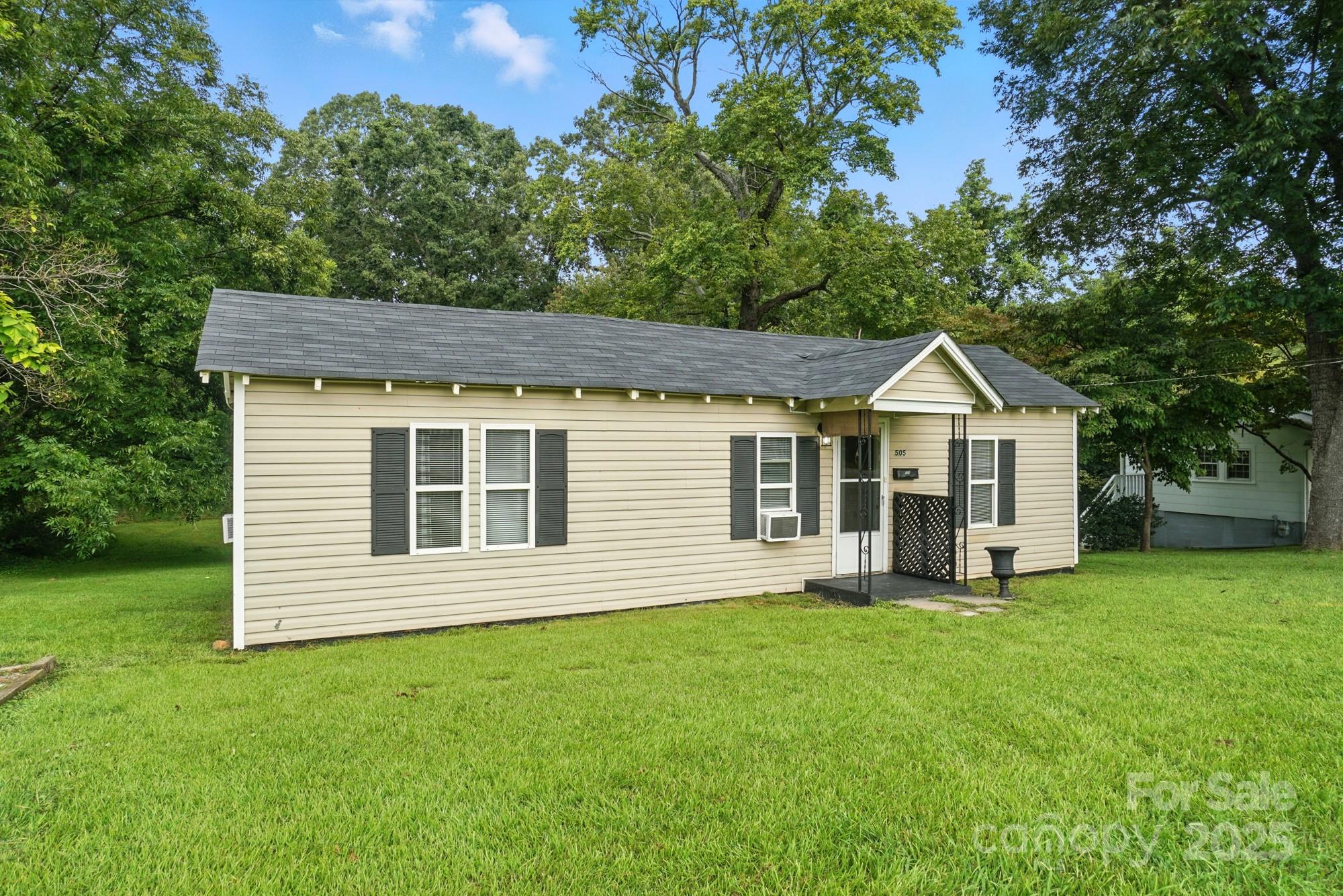 505 Park Circle
