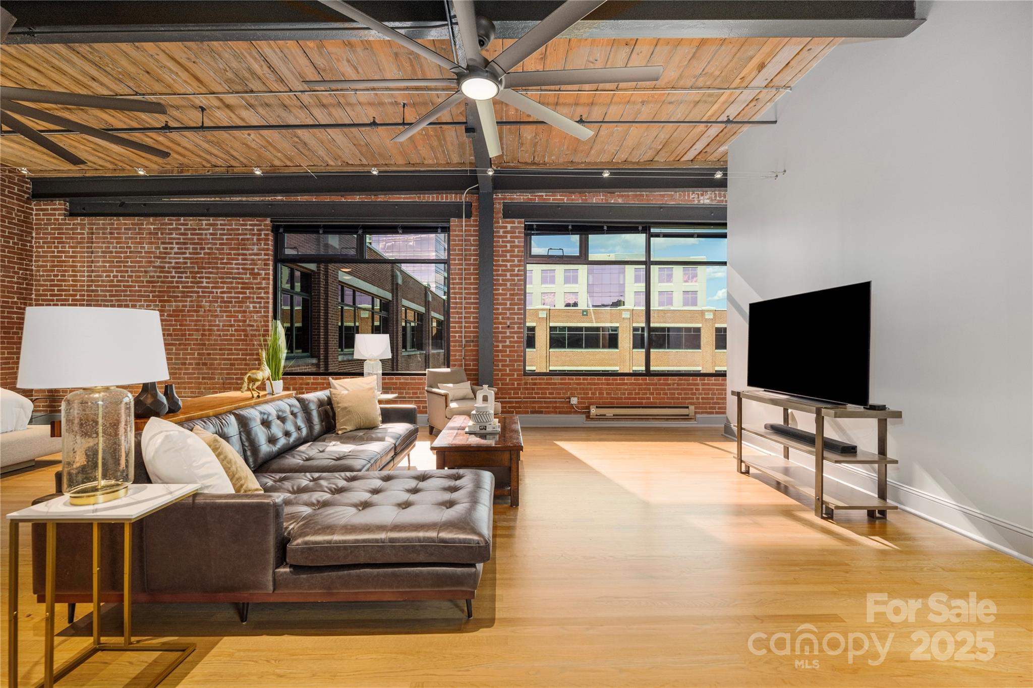 310 Arlington Avenue 408